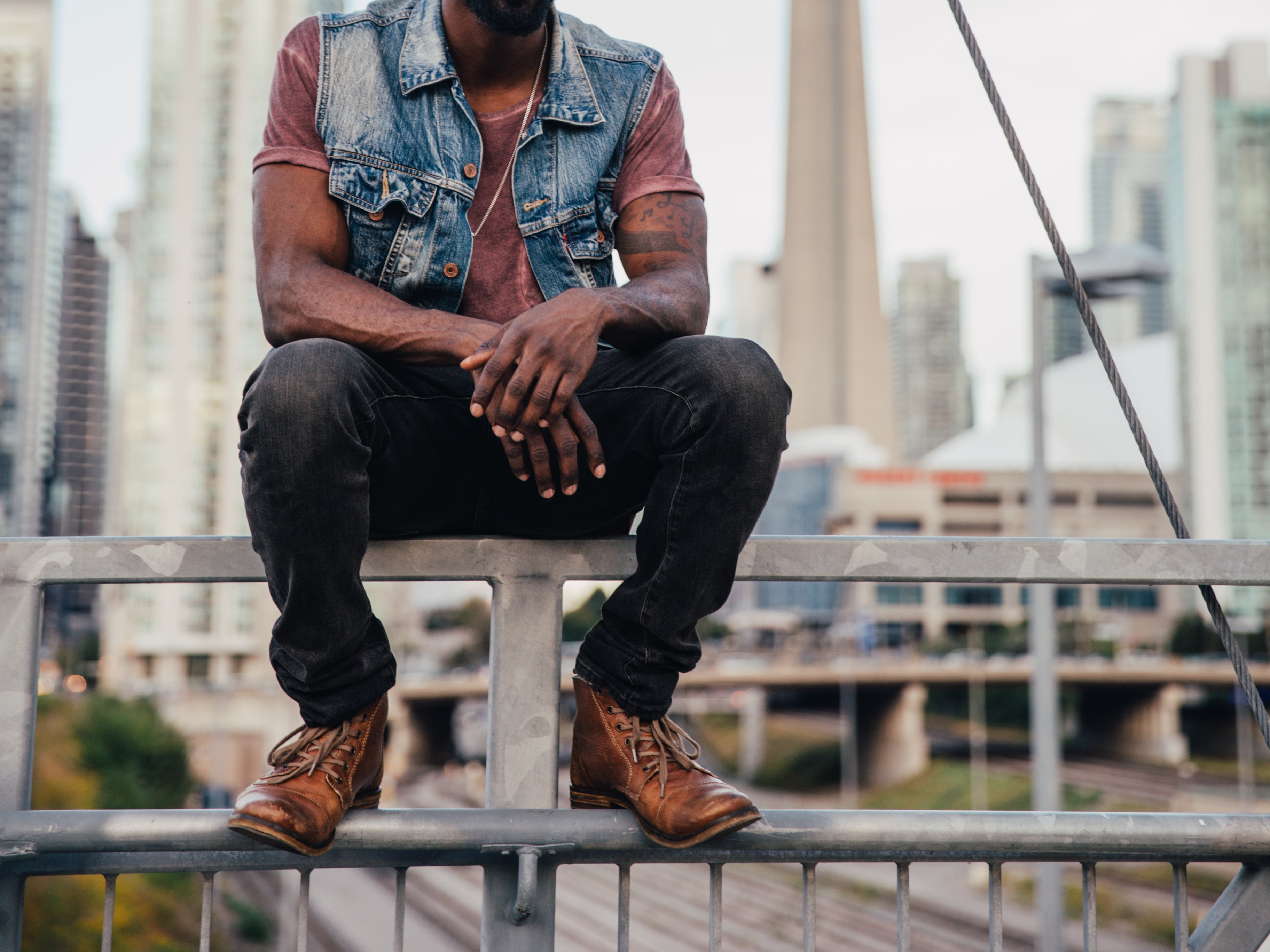 files/man-sitting-in-city.jpg